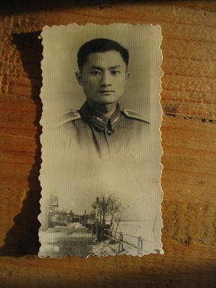 военная фотокарточка времен молодости Учителя У Лао Ши